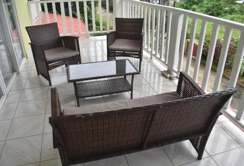 Jardines Vista Del Mar Condos