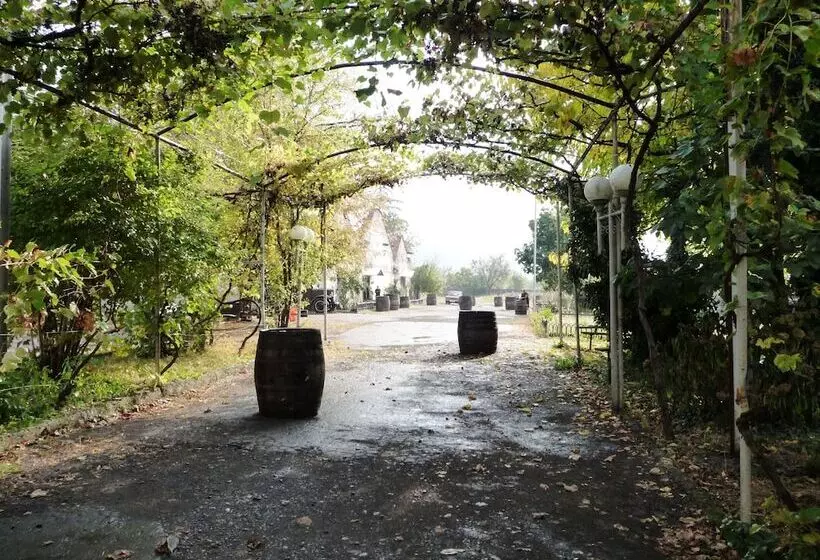 ペンション Chateau Eniseli