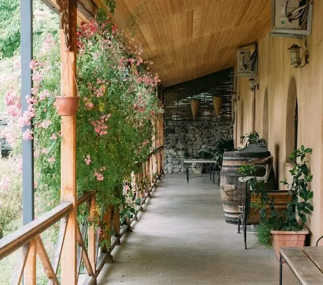 ペンション Chateau Eniseli