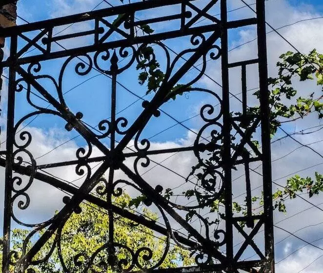 ペンション Chateau Eniseli