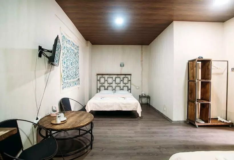 ペンション Chateau Eniseli