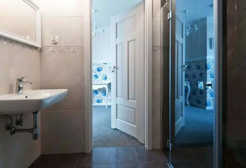 Premium  Bed & Breakfast