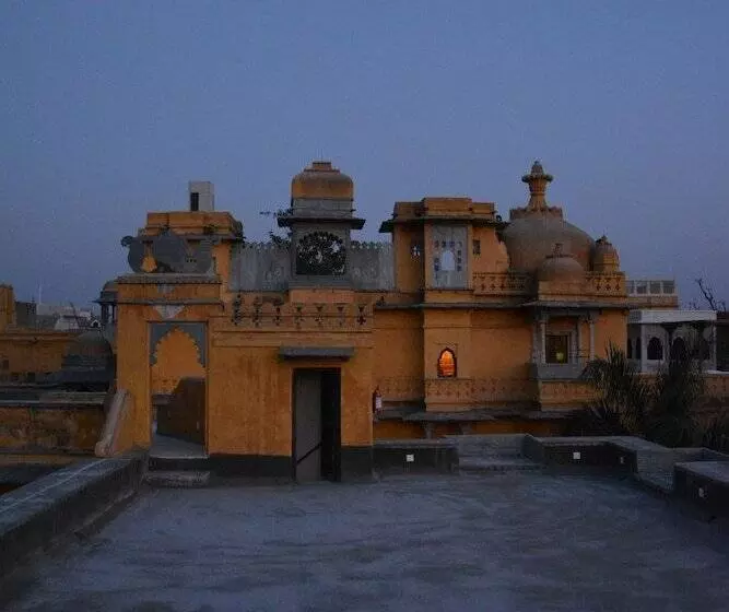 リゾートホテル Gogunda Palace