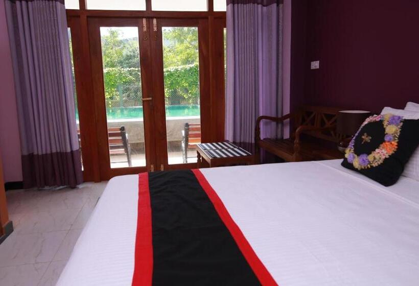 تختخواب و صبحانه Athithi Villa