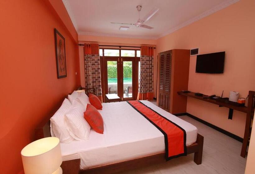 تختخواب و صبحانه Athithi Villa