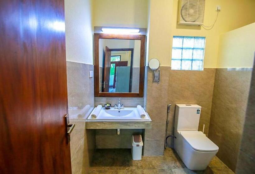 تختخواب و صبحانه Athithi Villa