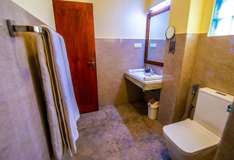 تختخواب و صبحانه Athithi Villa