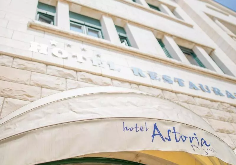 هتل Astoria Tivat