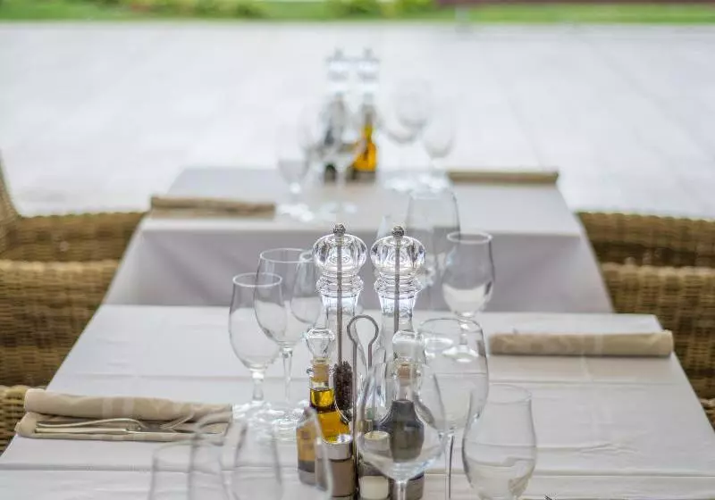 هتل Astoria Tivat