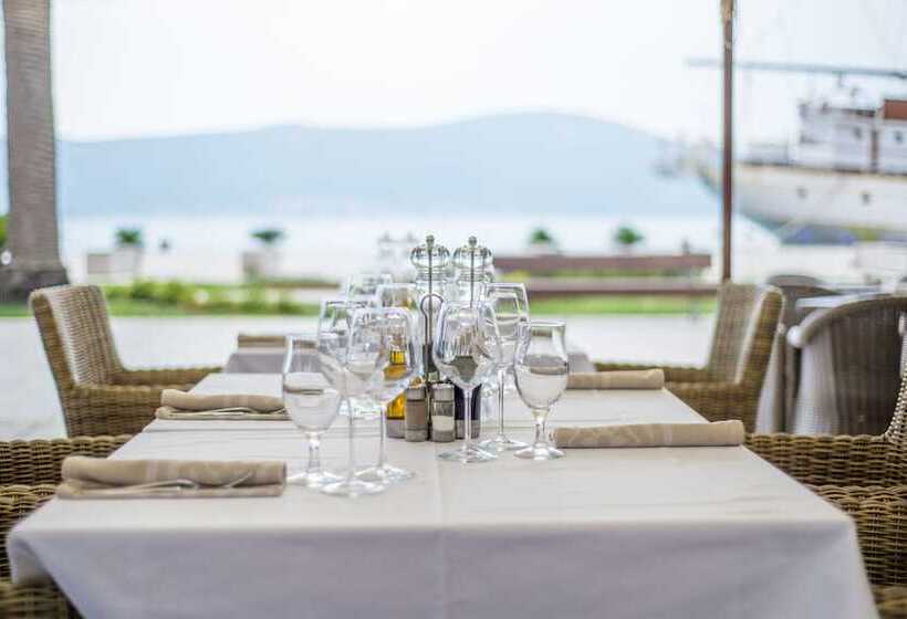 هتل Astoria Tivat