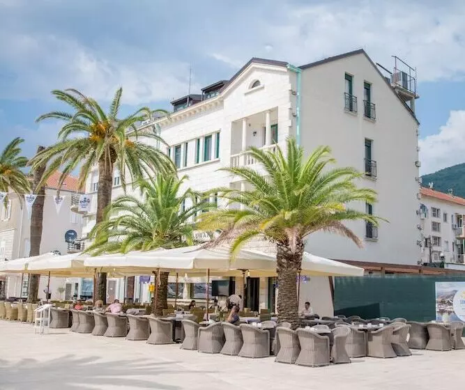 هتل Astoria Tivat