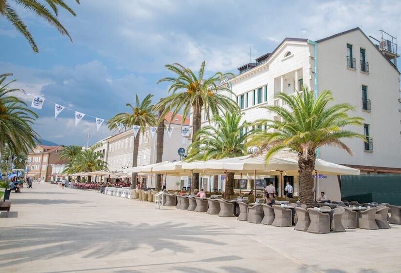 هتل Astoria Tivat