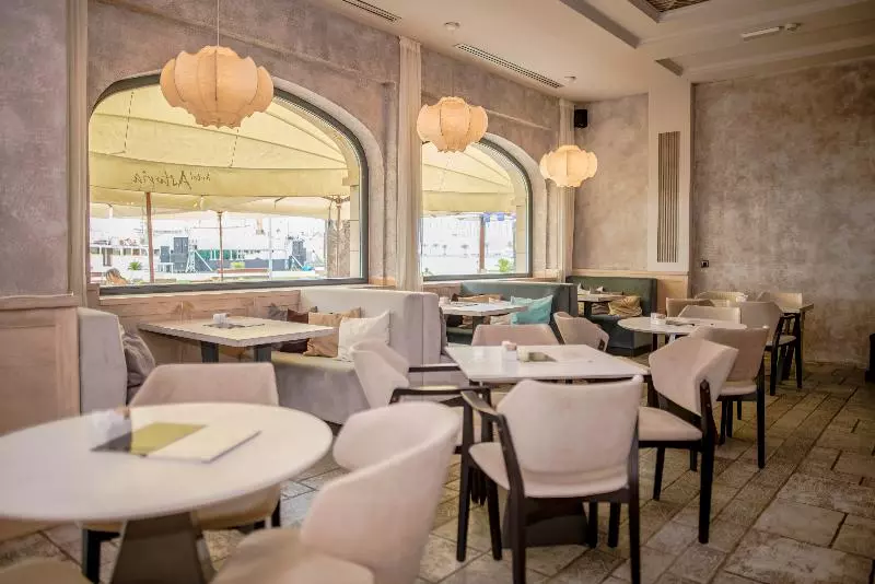 هتل Astoria Tivat