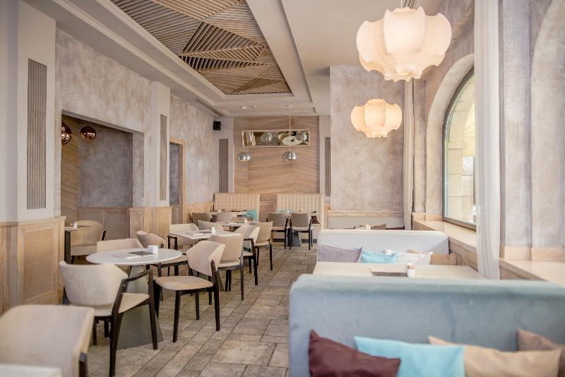 هتل Astoria Tivat