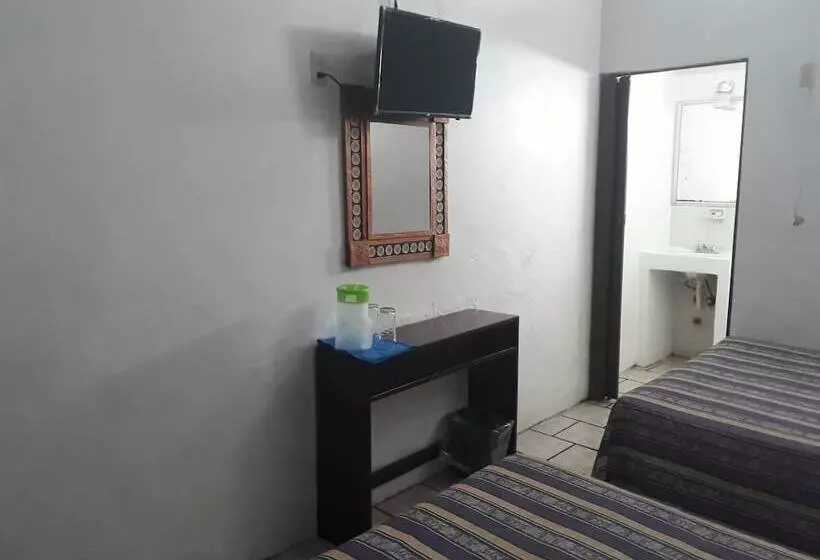 Hotelli Y Bungalows Los Arcos