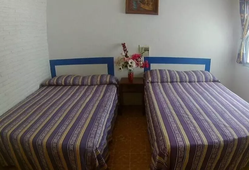 Hotelli Y Bungalows Los Arcos