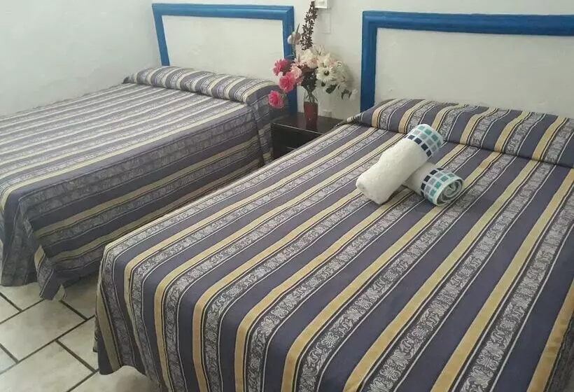 Hotelli Y Bungalows Los Arcos