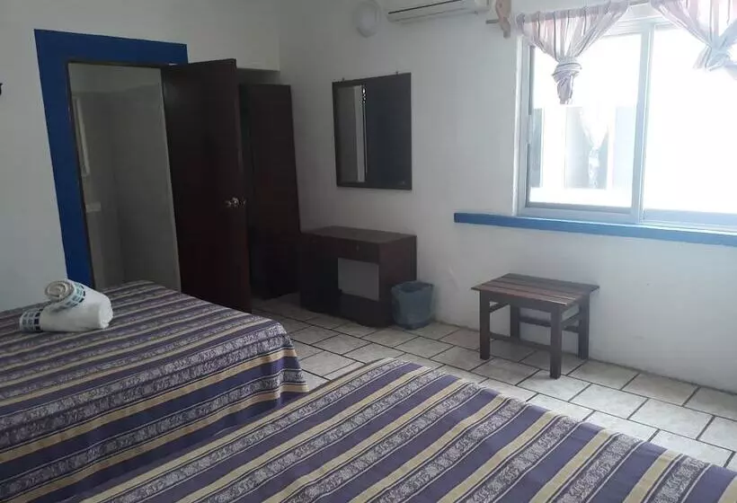 Hotelli Y Bungalows Los Arcos