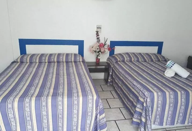 Hotelli Y Bungalows Los Arcos