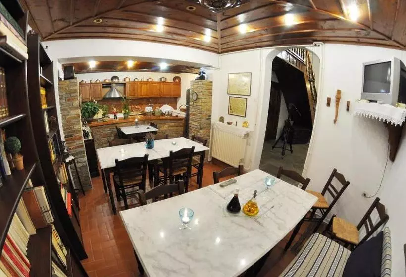 ペンション Archontiko Repana   Makrinitsa Stone Retreat
