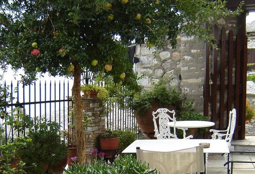 ペンション Archontiko Repana   Makrinitsa Stone Retreat