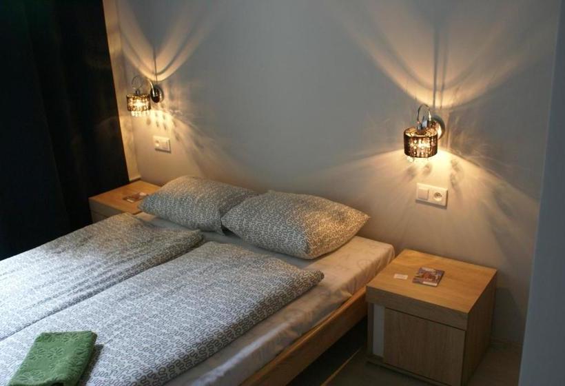 پانسیون Tenement House