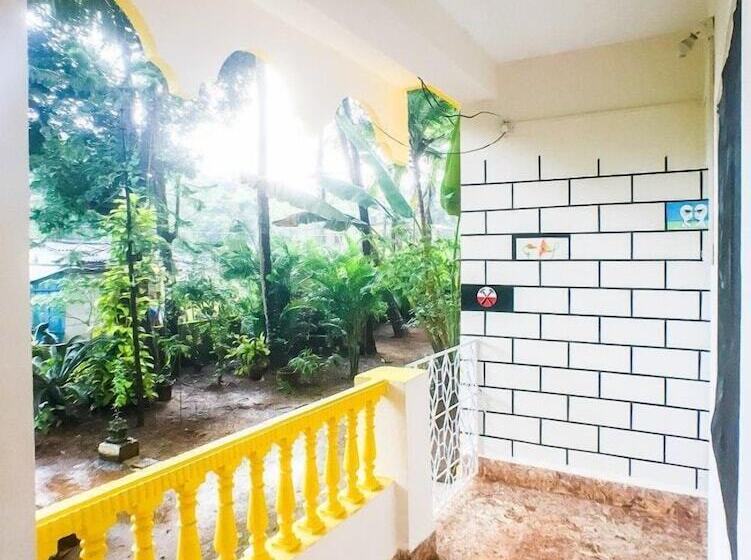 Roadhouse Hostel Palolem