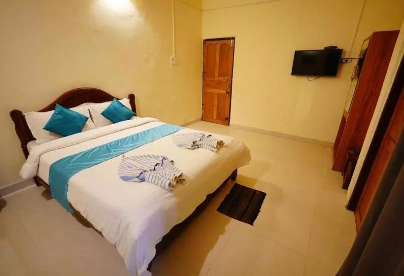 Sunset & Waves Resort