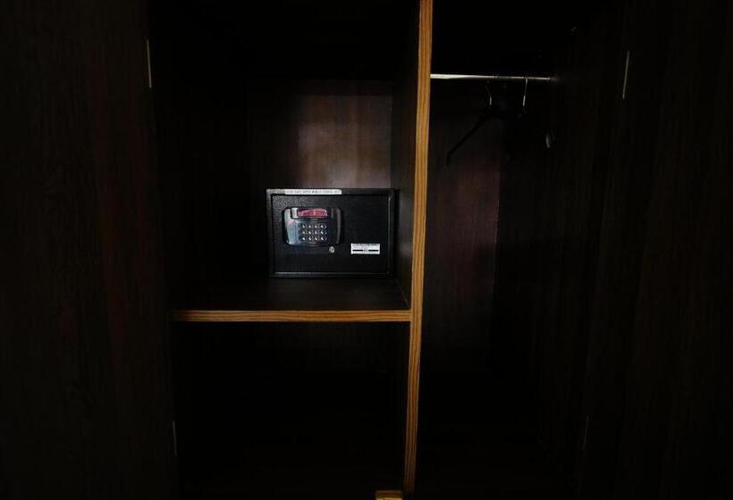 Sunset & Waves Resort