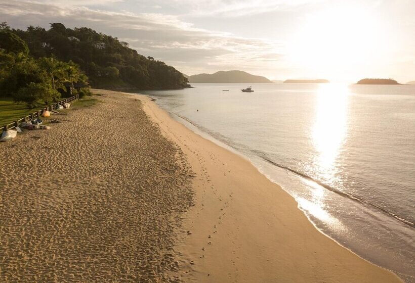 مسافرخانه Pousada Das Flores