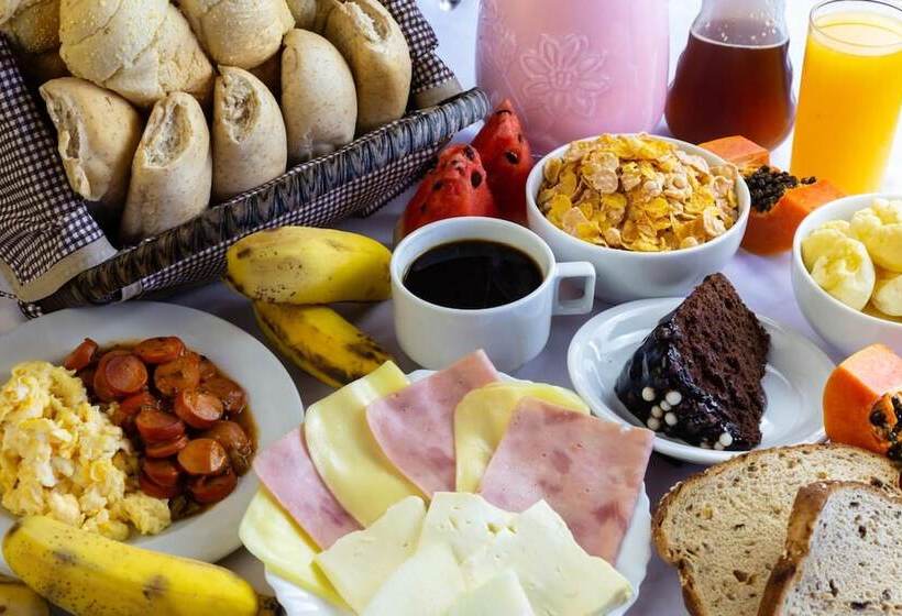 مسافرخانه Pousada Das Flores