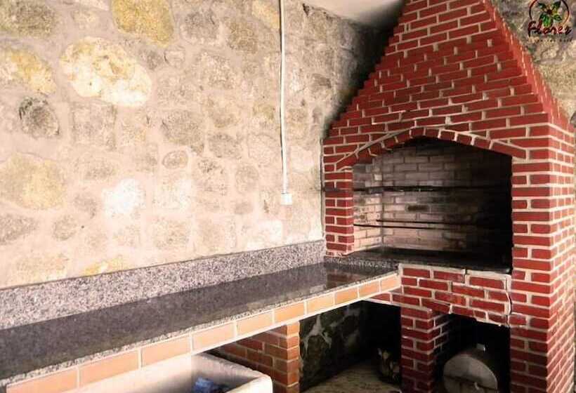 مسافرخانه Pousada Das Flores