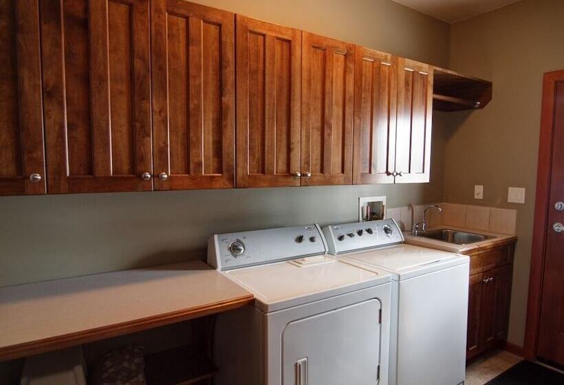 Mountain Town Properties Grey Wolf 5