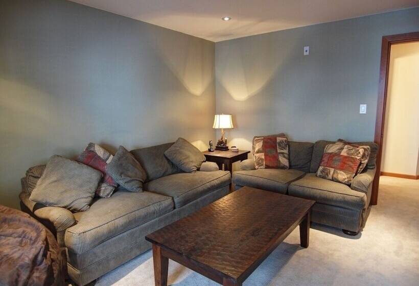 Mountain Town Properties Grey Wolf 5