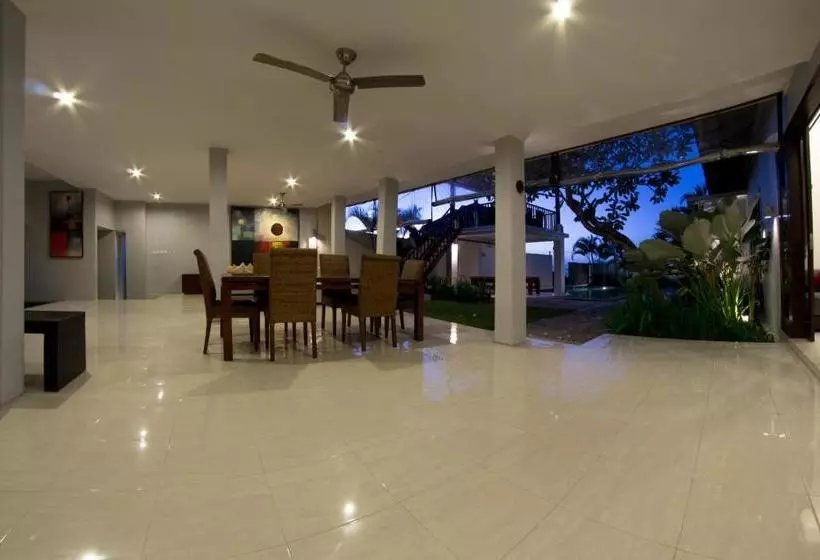 Villa Seratus