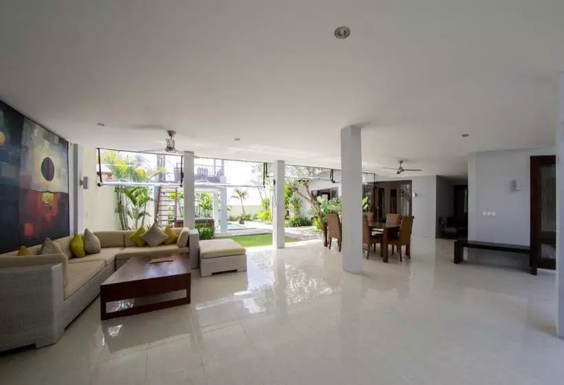 Villa Seratus