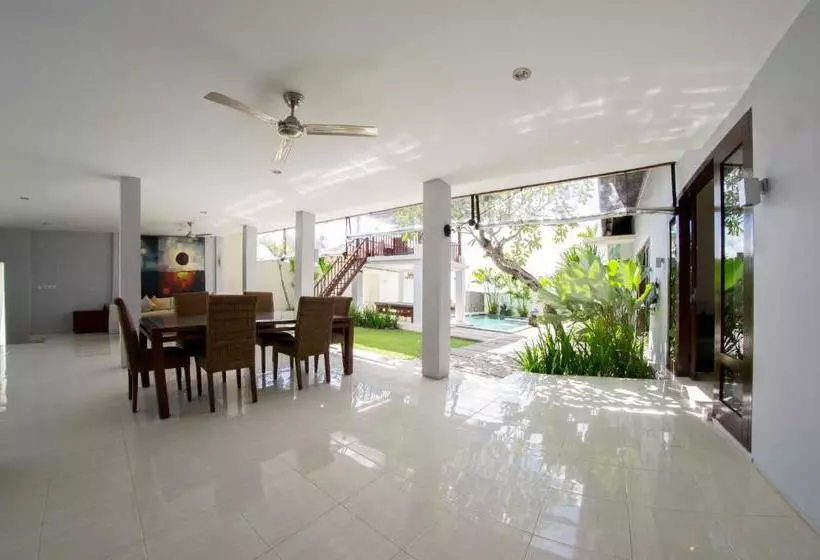 Villa Seratus