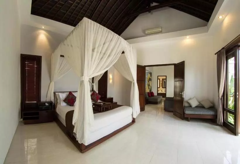 Villa Seratus