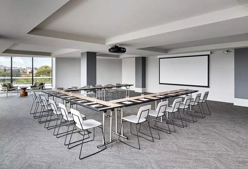 هتل Element Melbourne Richmond