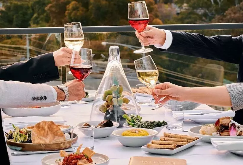 هتل Element Melbourne Richmond