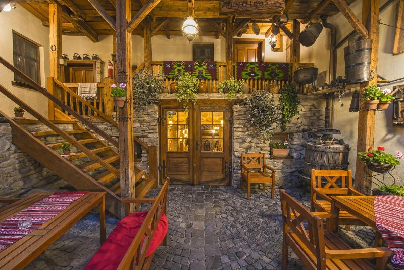 پانسیون Casa Savri