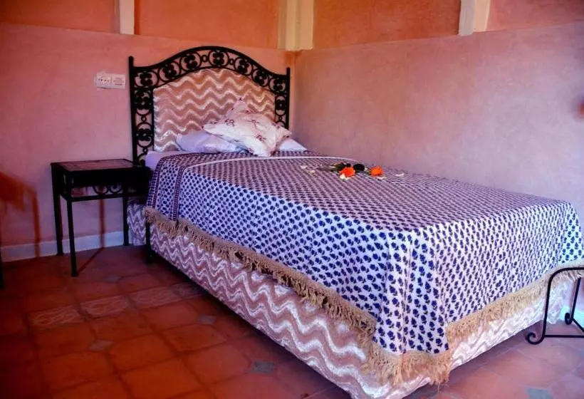 پانسیون Latifa House