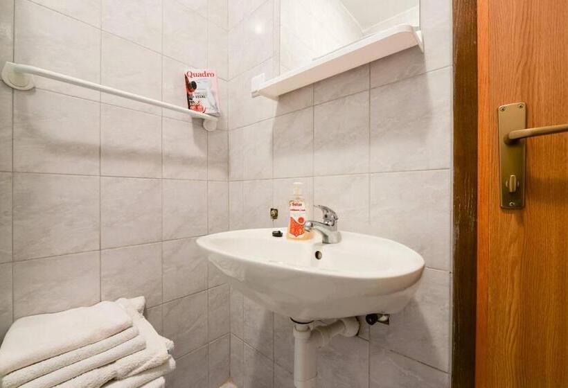 Rooms & Apartment Hegic