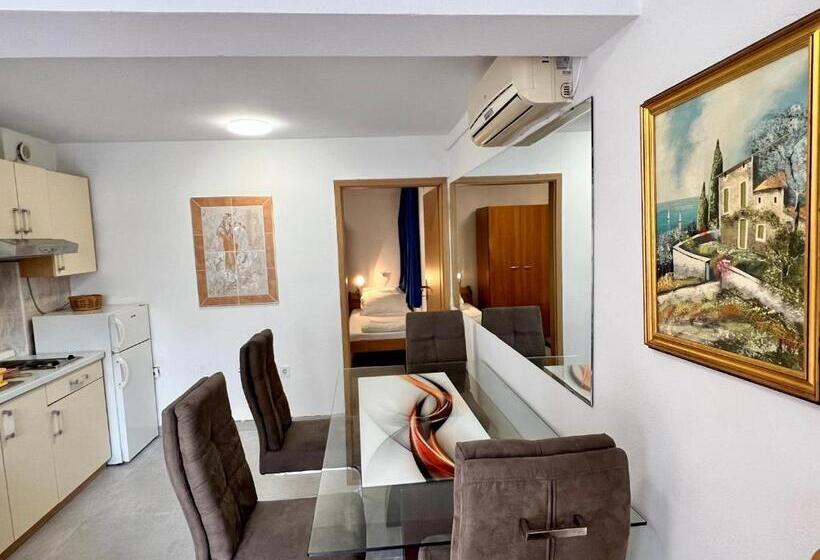 Rooms & Apartment Hegic