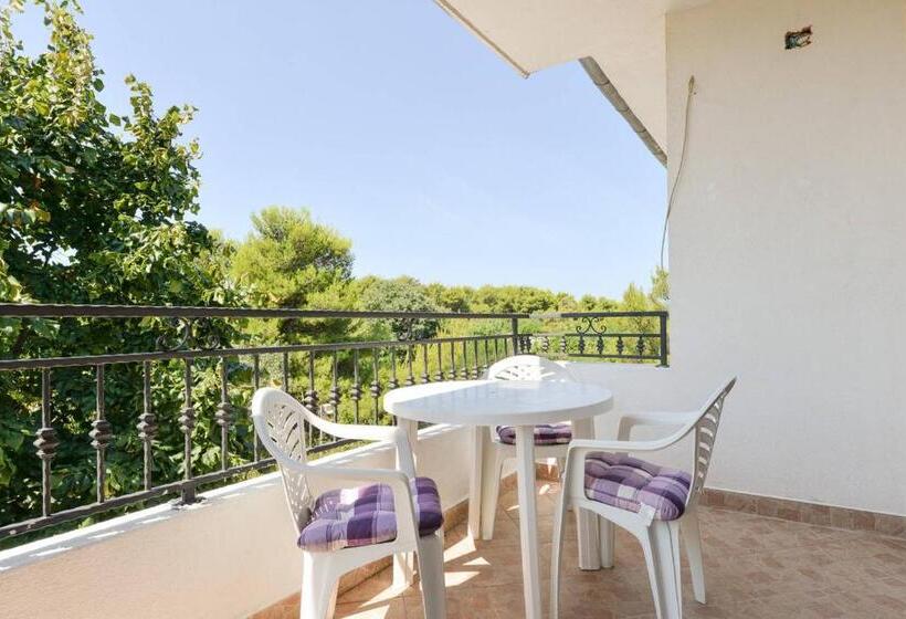 Rooms & Apartment Hegic