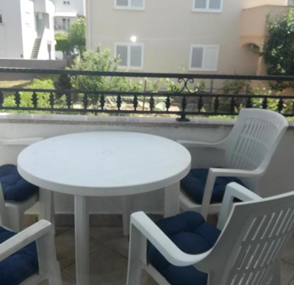 Rooms & Apartment Hegic