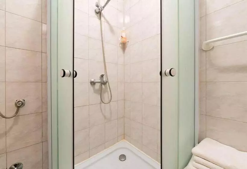 Rooms & Apartment Hegic