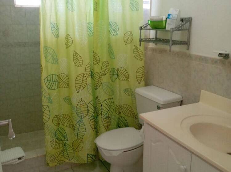 Cumber's Tropical Apartments