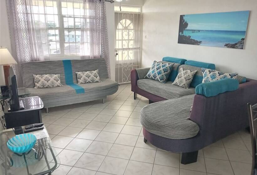 Cumber's Tropical Apartments