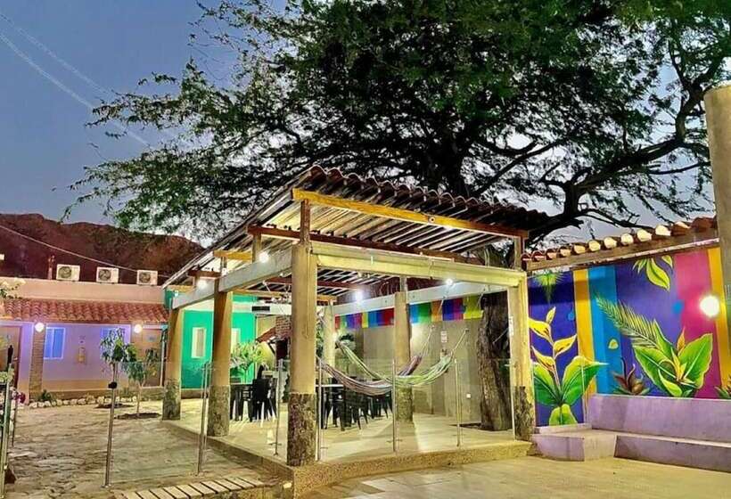 هاستل Hostal Aurora, Smith Lodging